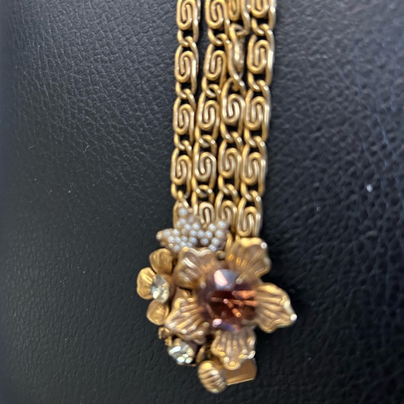 VINTAGE VENDOME AMBER RHINESTONE FAUX PEARL FLOWER BRACELET AND CLIP EARRINGS. - Picture 7 of 7